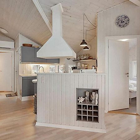 6 Person Holiday Home In אוטרופ מראה חיצוני תמונה
