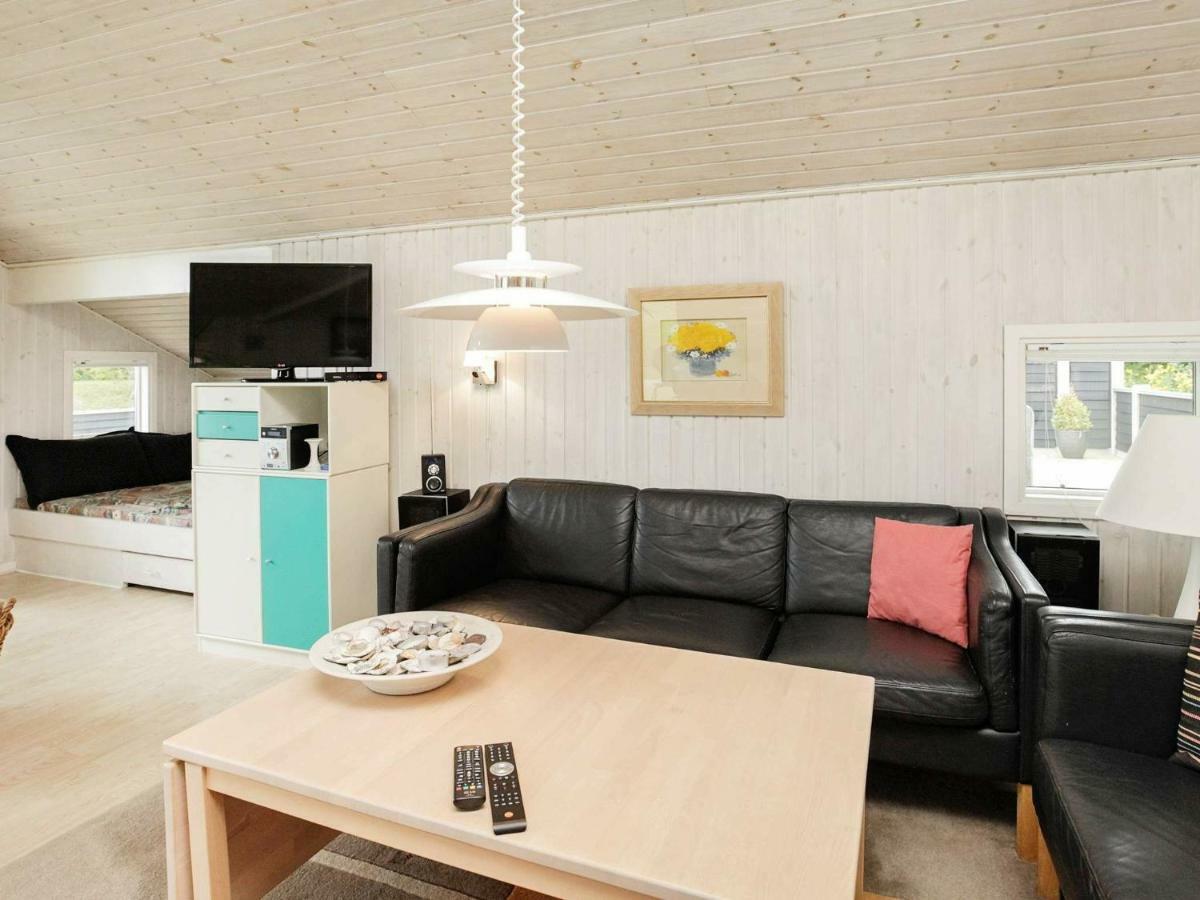 6 Person Holiday Home In אוטרופ חדר תמונה